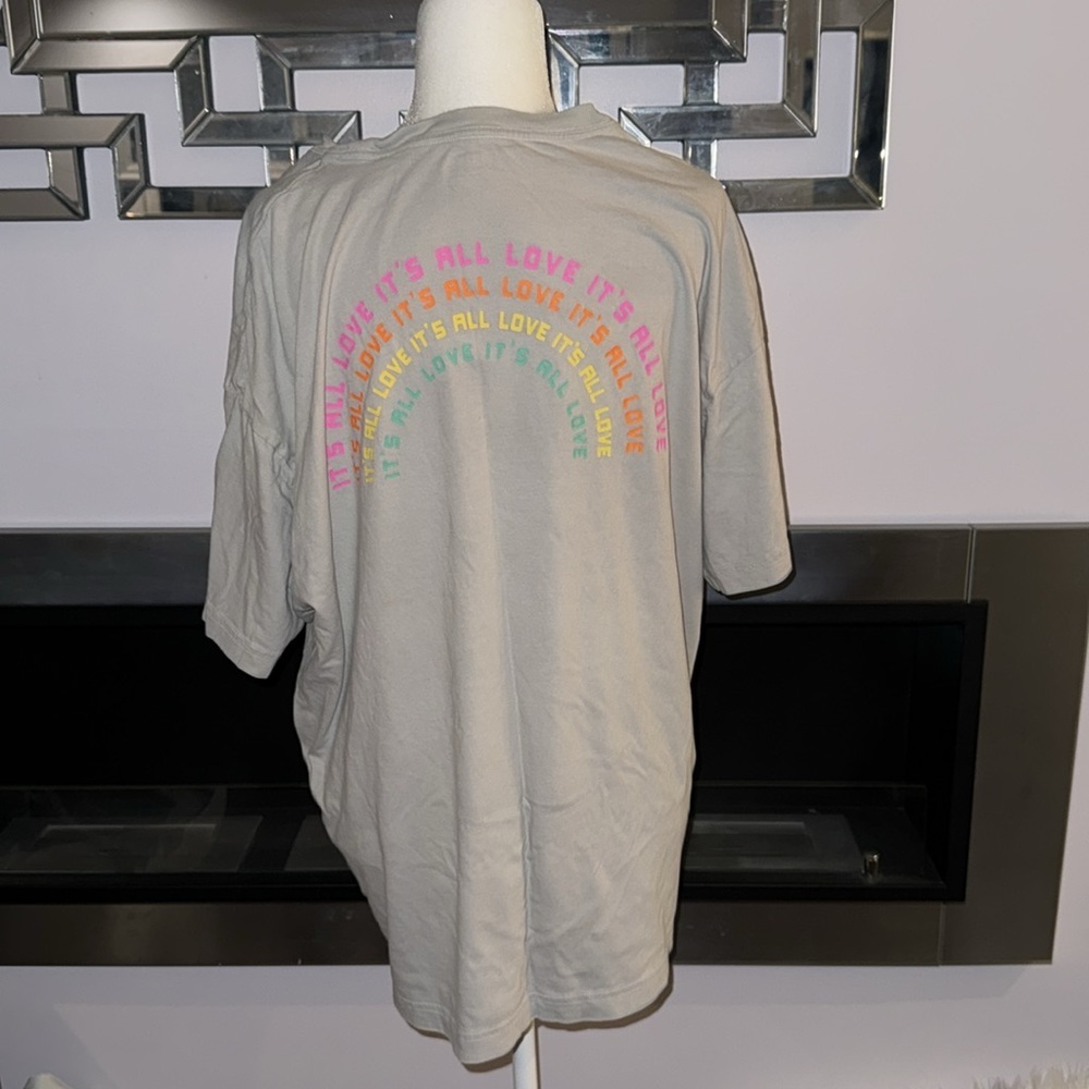 Victoria’s Secret pink one size tee “ it’s all love” “ choose kindness”